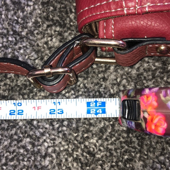 BOC Vinyl Crossbody Handbag Burgundy 👜 - Picture 7 of 8